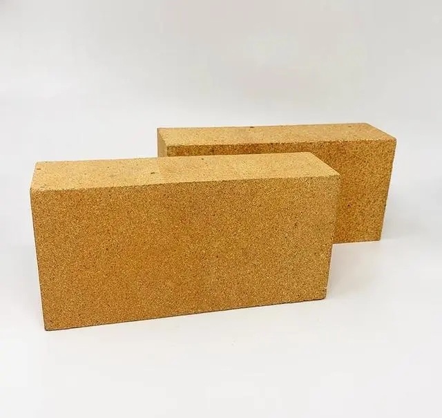 库尔勒耐火砖与轻质保温砖有什么区别？